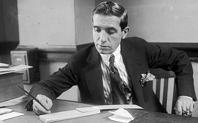 Charles Ponzi al seu despatx - Wikimedia Commons Charles Ponzi al seu despatx - Wikimedia Commons