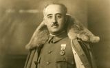 Francisco Franco amb capot d'hivern Francisco Franco amb capot d'hivern