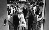 Nixon abandona la Casa Blanca després de dimitir com a president dels Estats Units a causa de l'escàndol del Watergate Nixon abandona la Casa Blanca després de dimitir com a president dels Estats Units a causa de l'escàndol del Watergate