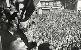 Macià proclama la República des del balcó de l'Ajuntament de Barcelona Macià proclama la República des del balcó de l'Ajuntament de Barcelona