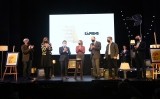 Imatge de grup de la gala d'entrega de la vuitena edició dels Premis Martí Gasull