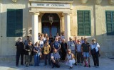 El grup del tercer viatge SÀPIENS a Malta a la Casa de Catalunya El grup del tercer viatge SÀPIENS a Malta a la Casa de Catalunya