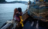 La pesca és una de les indústries en què es donen condicions d'esclavitud. A la imatge, un pescador a Tailàndia