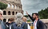 El tercer grup del viatge SÀPIENS a Roma visita el Colosseu El tercer grup del viatge SÀPIENS a Roma visita el Colosseu