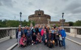 Foto de grup davant del castell de Sant'Angelo