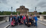 Foto de grup davant del castell de Sant'Angelo Foto de grup davant del castell de Sant'Angelo
