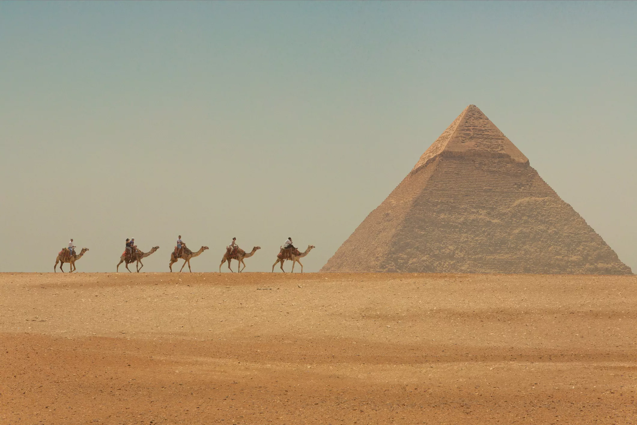 La gran piràmide de Gizeh, l'única de les set meravelles del món antic que queda dempeus