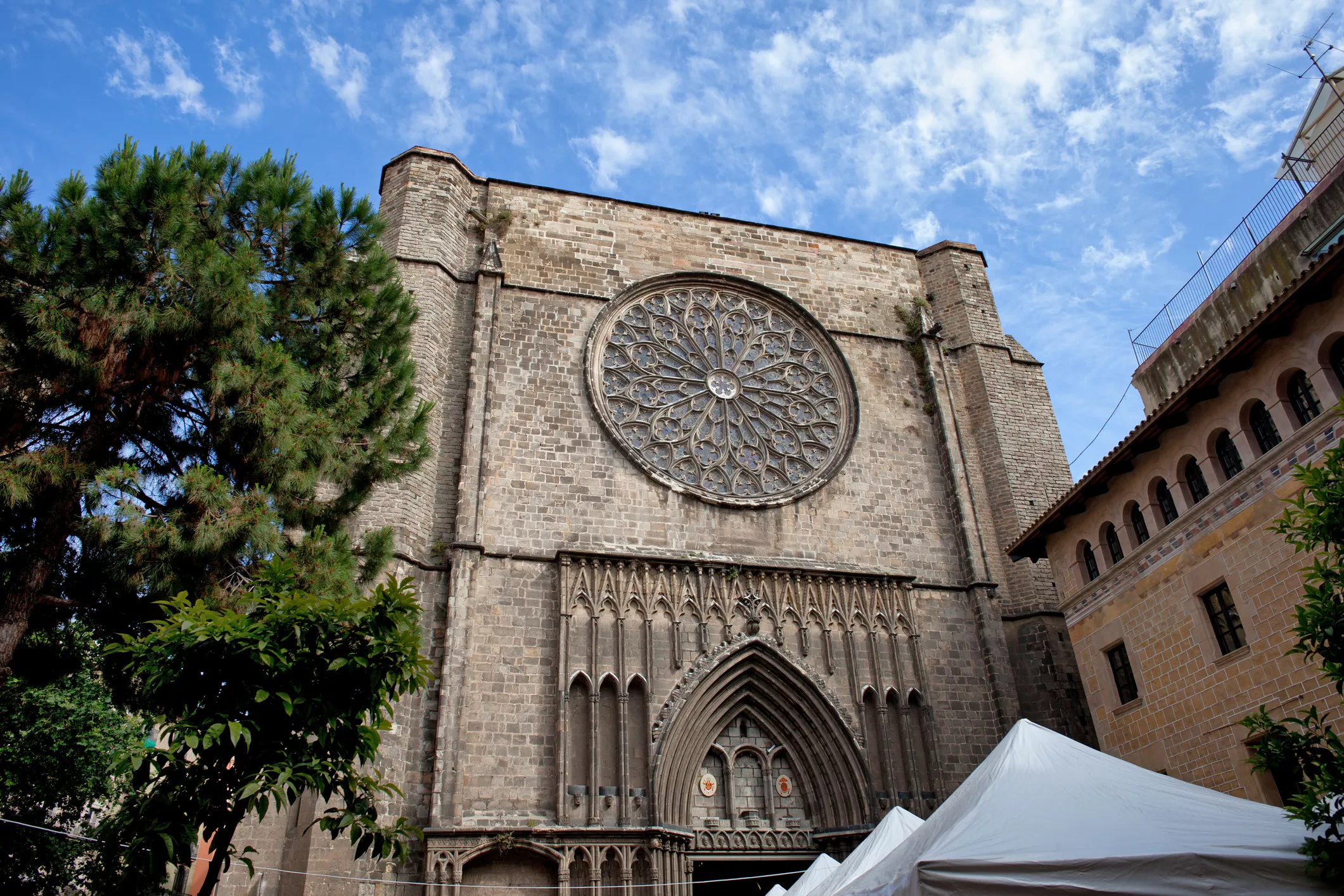 La façana principal de l'Església de Santa Maria del Pi