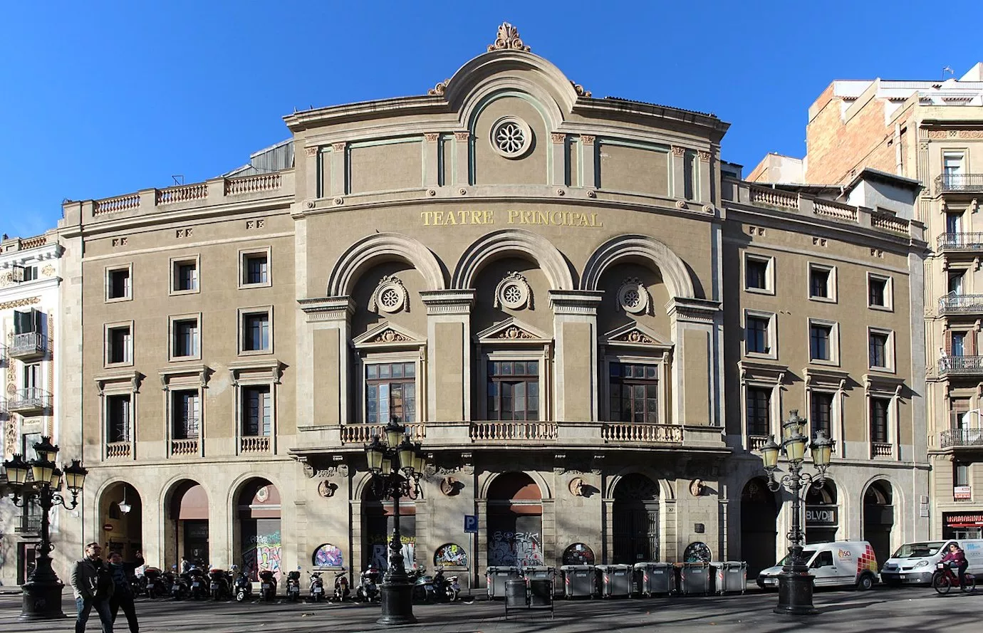 La façana principal del Teatre Principal de Barcelona