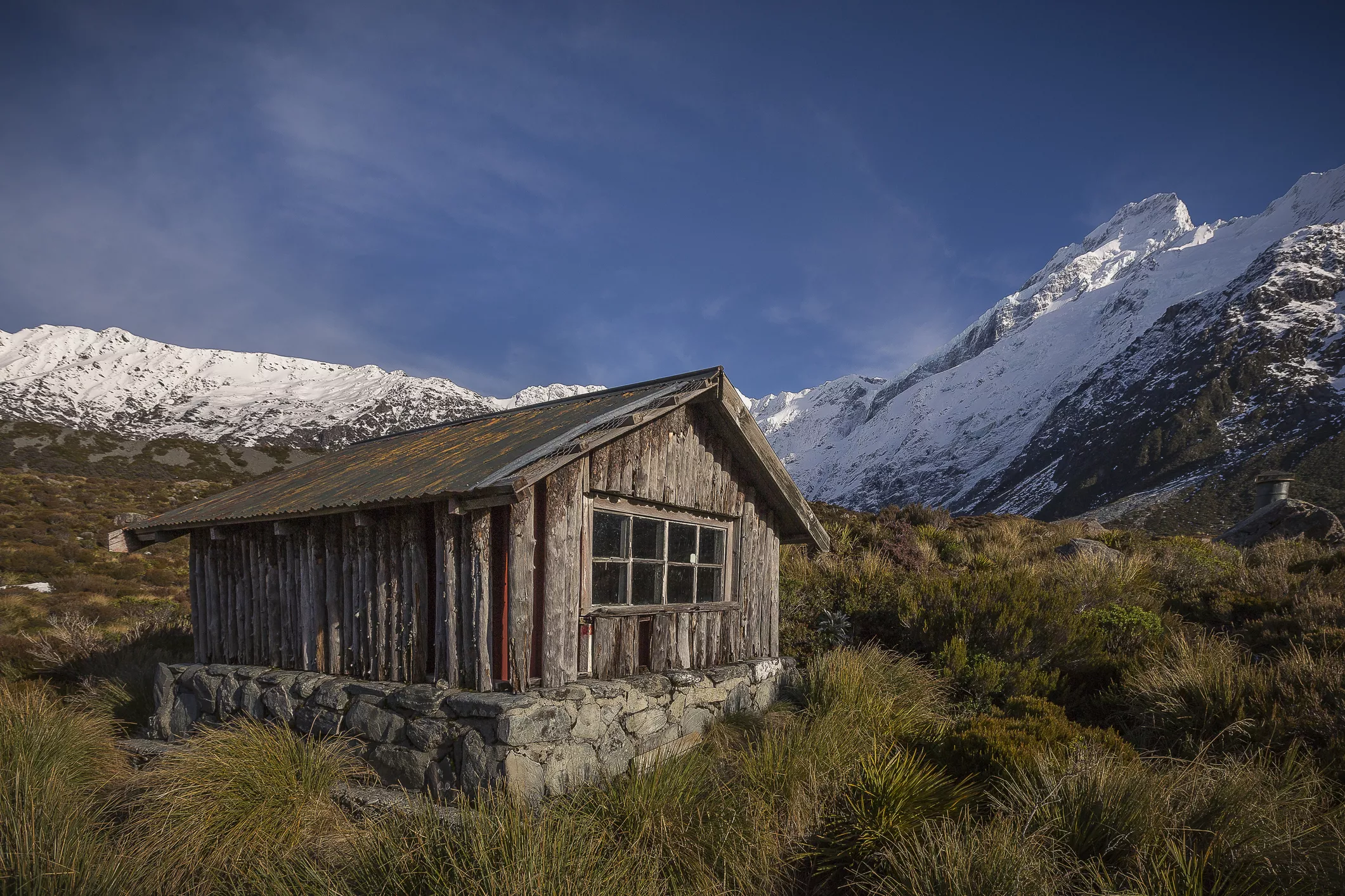 Una cabana de carboner entre muntanyes
