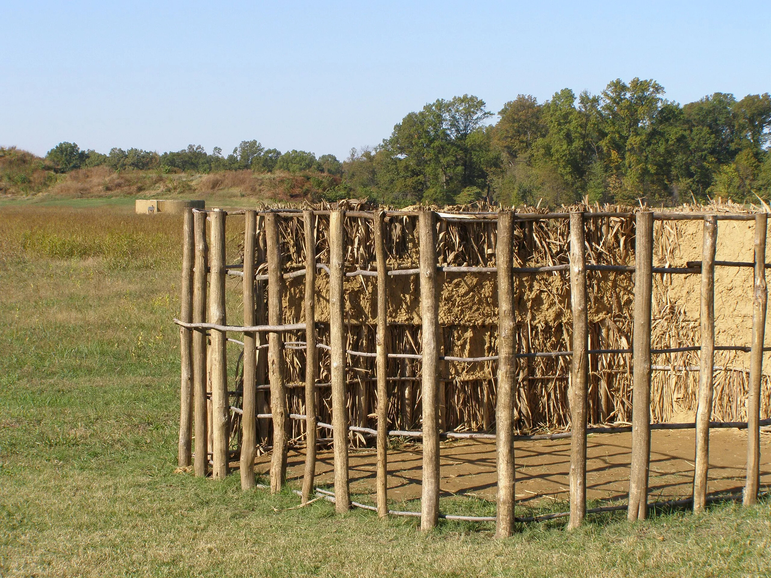 Estructura de branques entrecreuades al lloc històric estatal d'Angel Mounds, Indiana