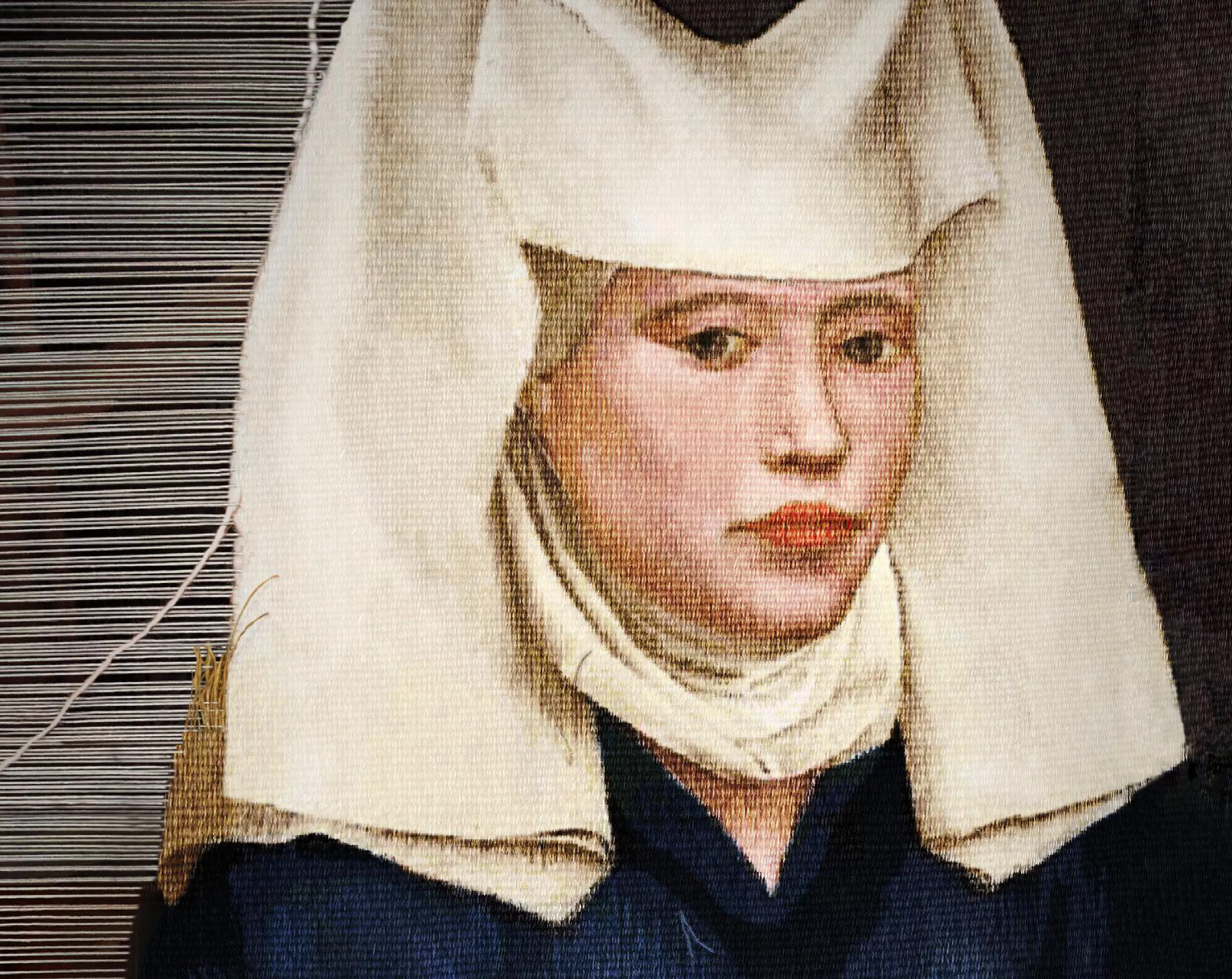 Quan es va quedar vídua, Christine de Pisan es va posar a escriure per mantenir la família. Es va convertir en la primera escriptora professional de la història de la literatura europea