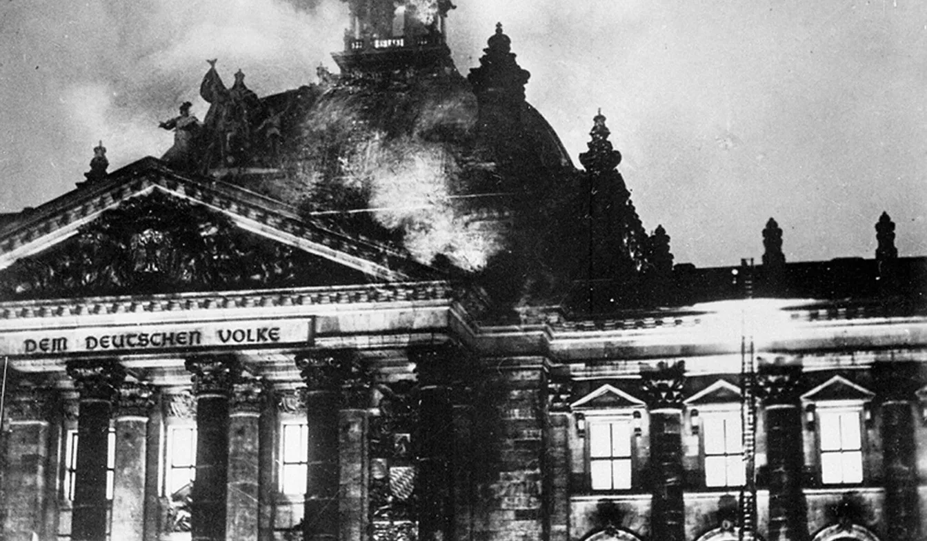 L'incendi del Reichstag, el Parlament alemany, el 27 de febrer de 1933