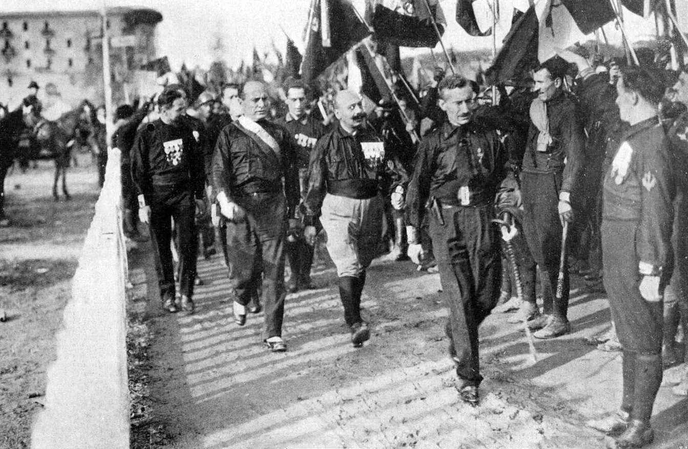 Mussolini i els camises negres durant la Marxa sobre Roma