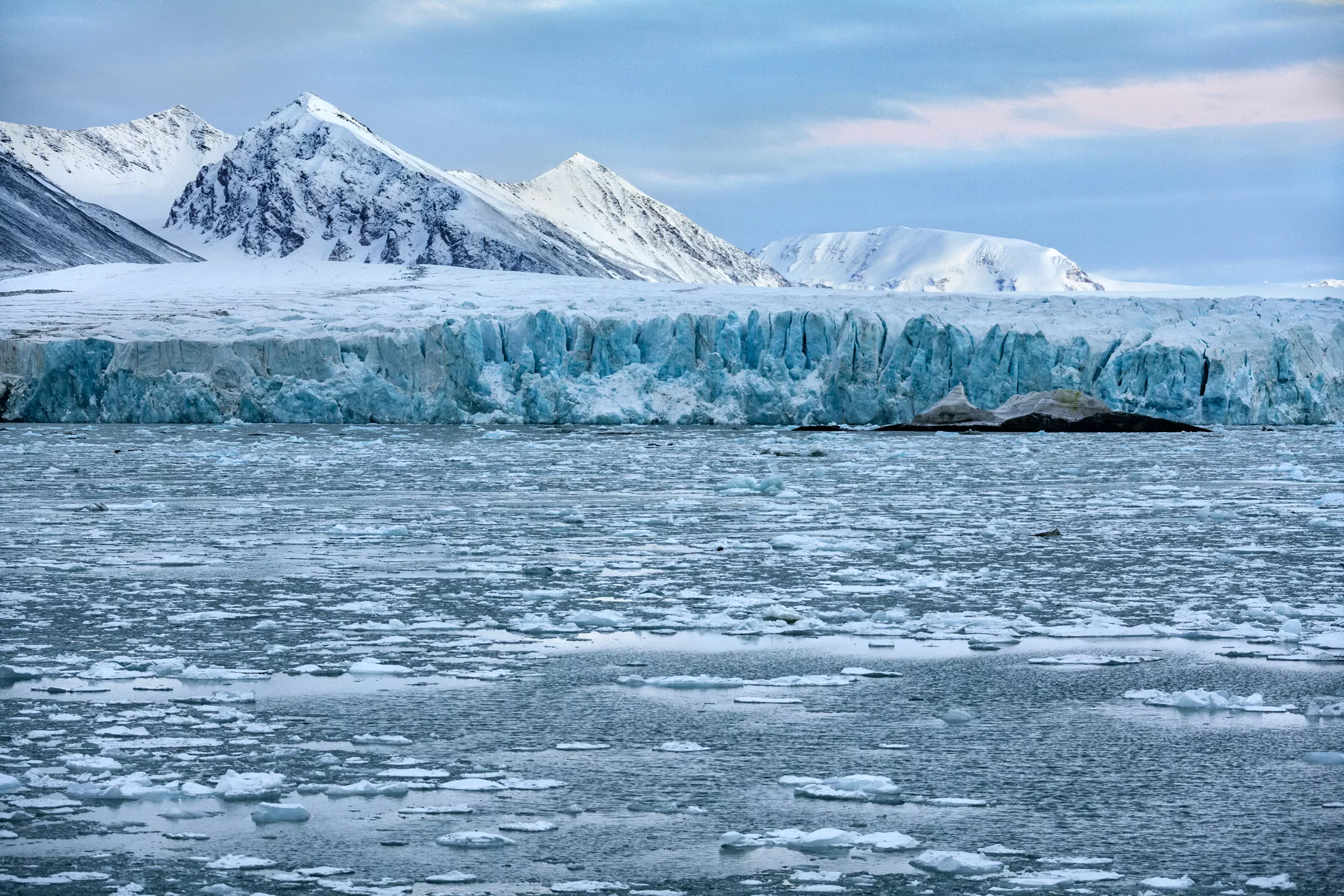 La glacera Mònaco, a Noruega, ha retrocedit diversos quilòmetres en l’última dècada. És un dels rastres més evidents que deixa el canvi climàtic
