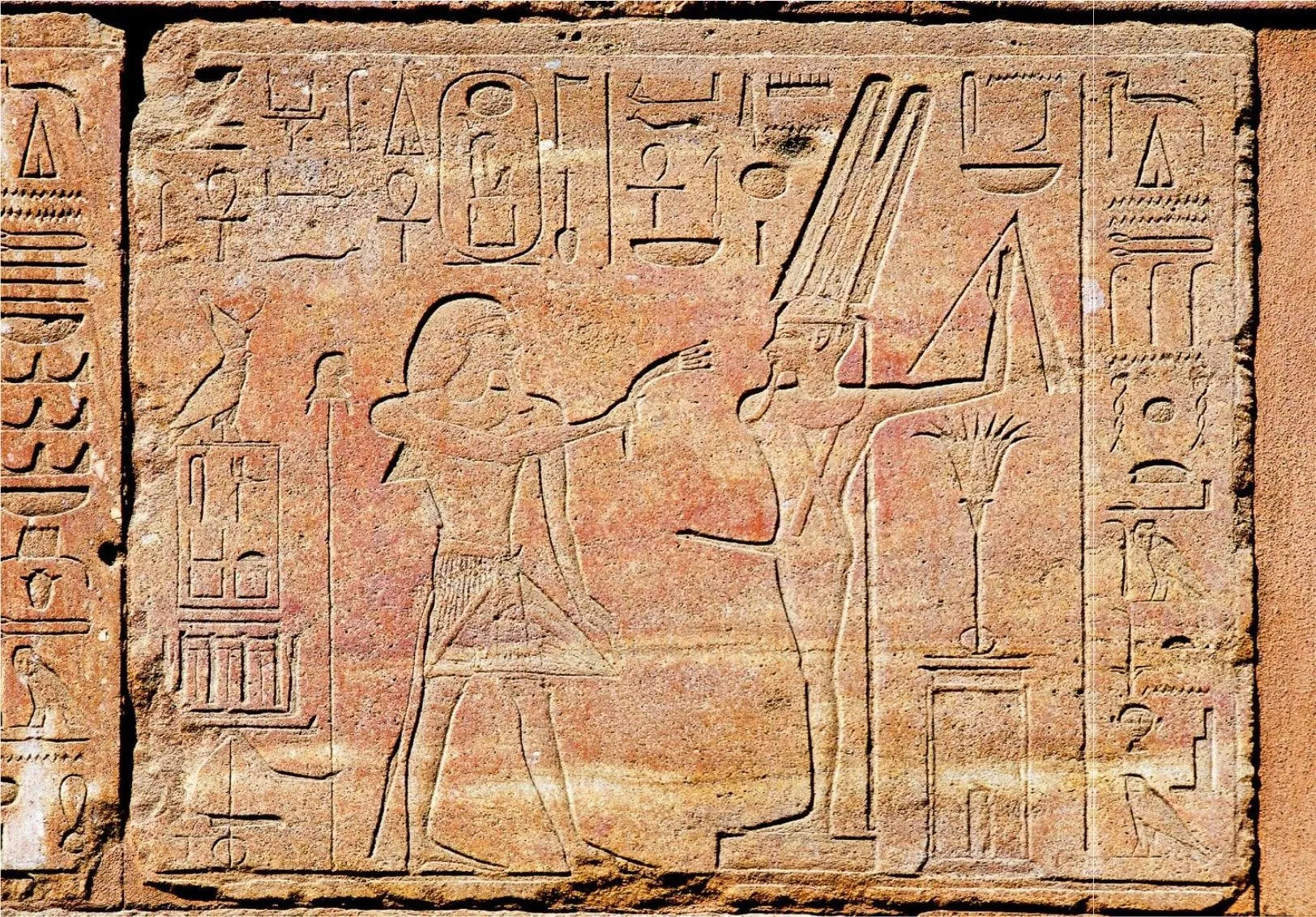 L’art egipci està carregat d’escenes amb contingut sexual, com aquest relleu de la Capella Vermella de la reina Hatshep- sut, a Karnak, on la faraona visita el déu Min-Amon