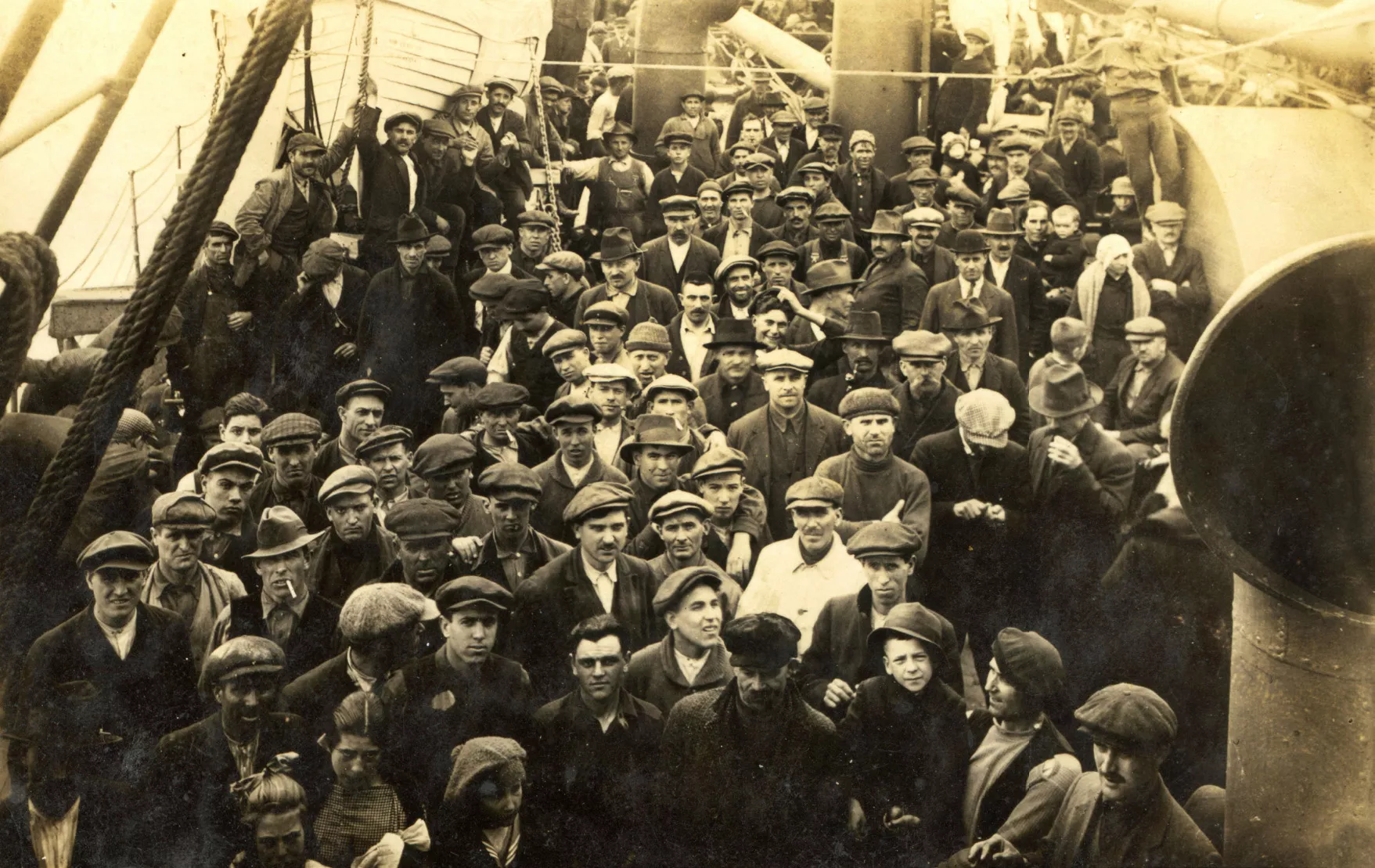 Emigrants valencians tornant a casa a bord del Manchuria (1921)