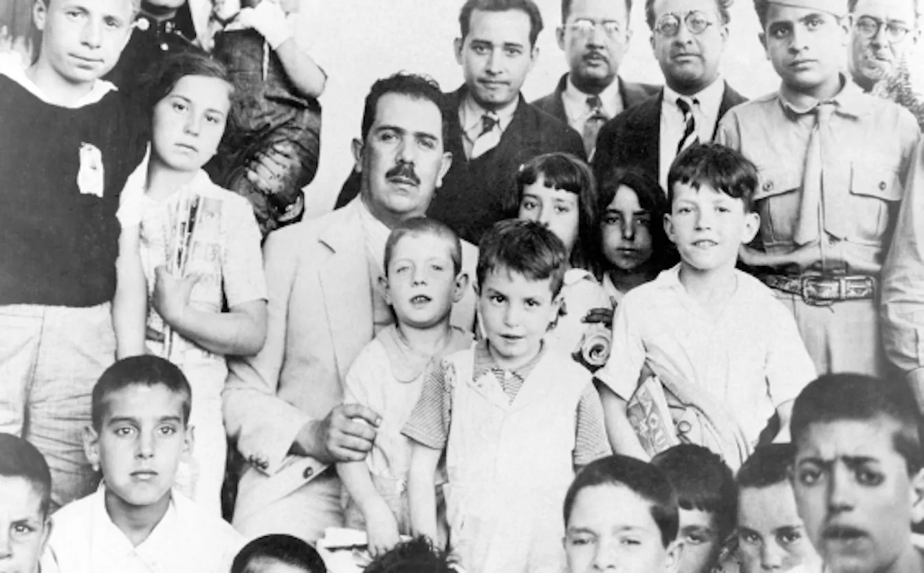 Lázaro Cardenas, president de Mèxic, amb nens espanyols arribats a Mèxic