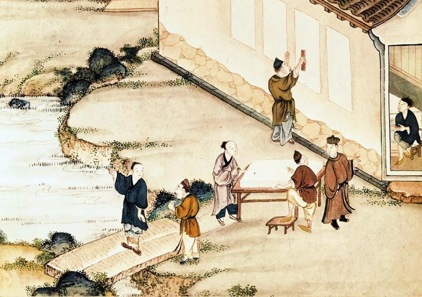 L’origen del paper s’atribueix a Cai Lun, que barrejava fibres de seda, roba vella, tires de bambú i escorça de morera