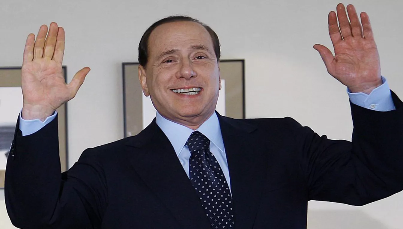 Silvio Berlusconi es va veure implicat en diversos escàndols al llarg de la seva carrera