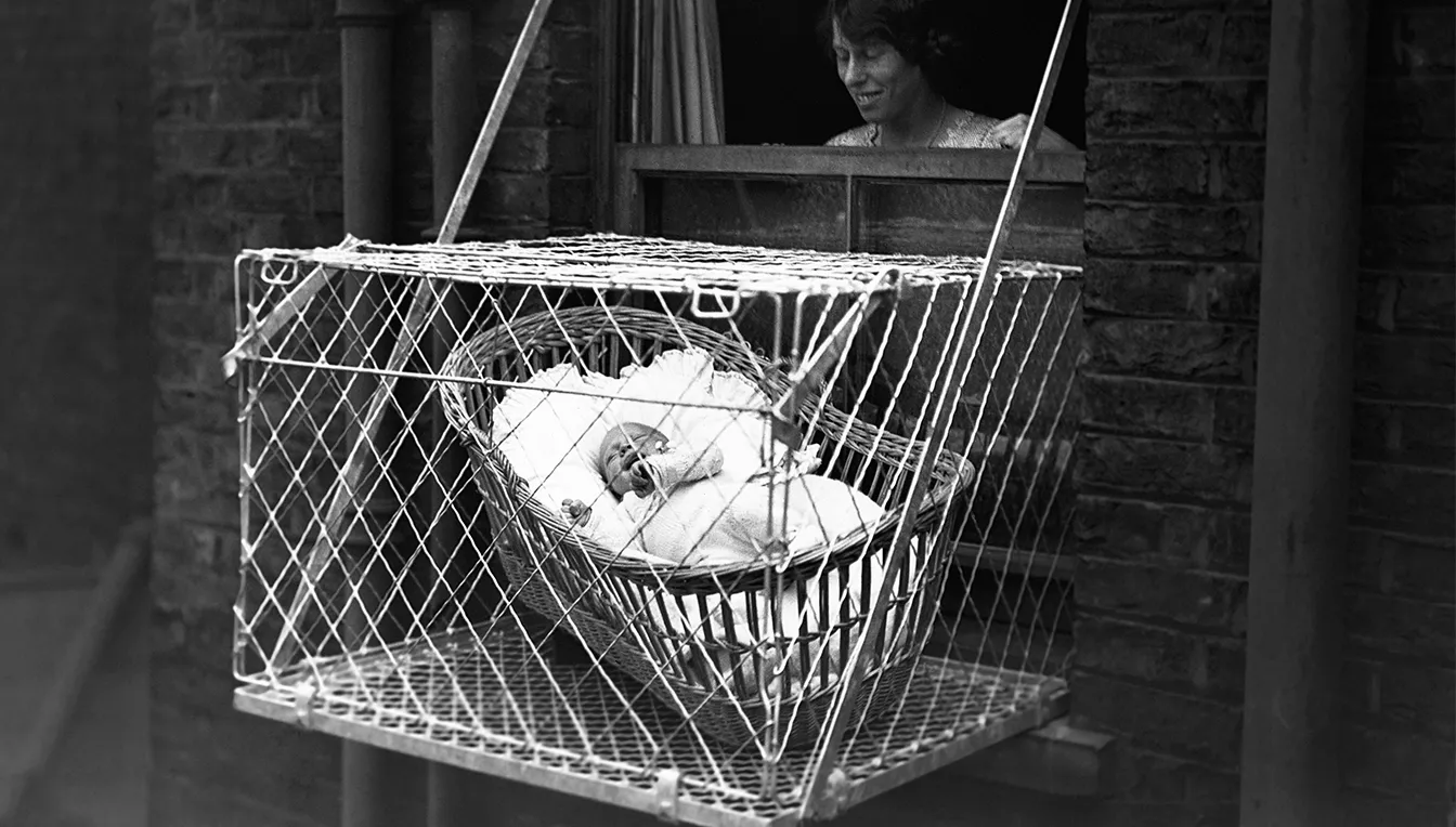 'Baby cages' o gàbies per a nadons
