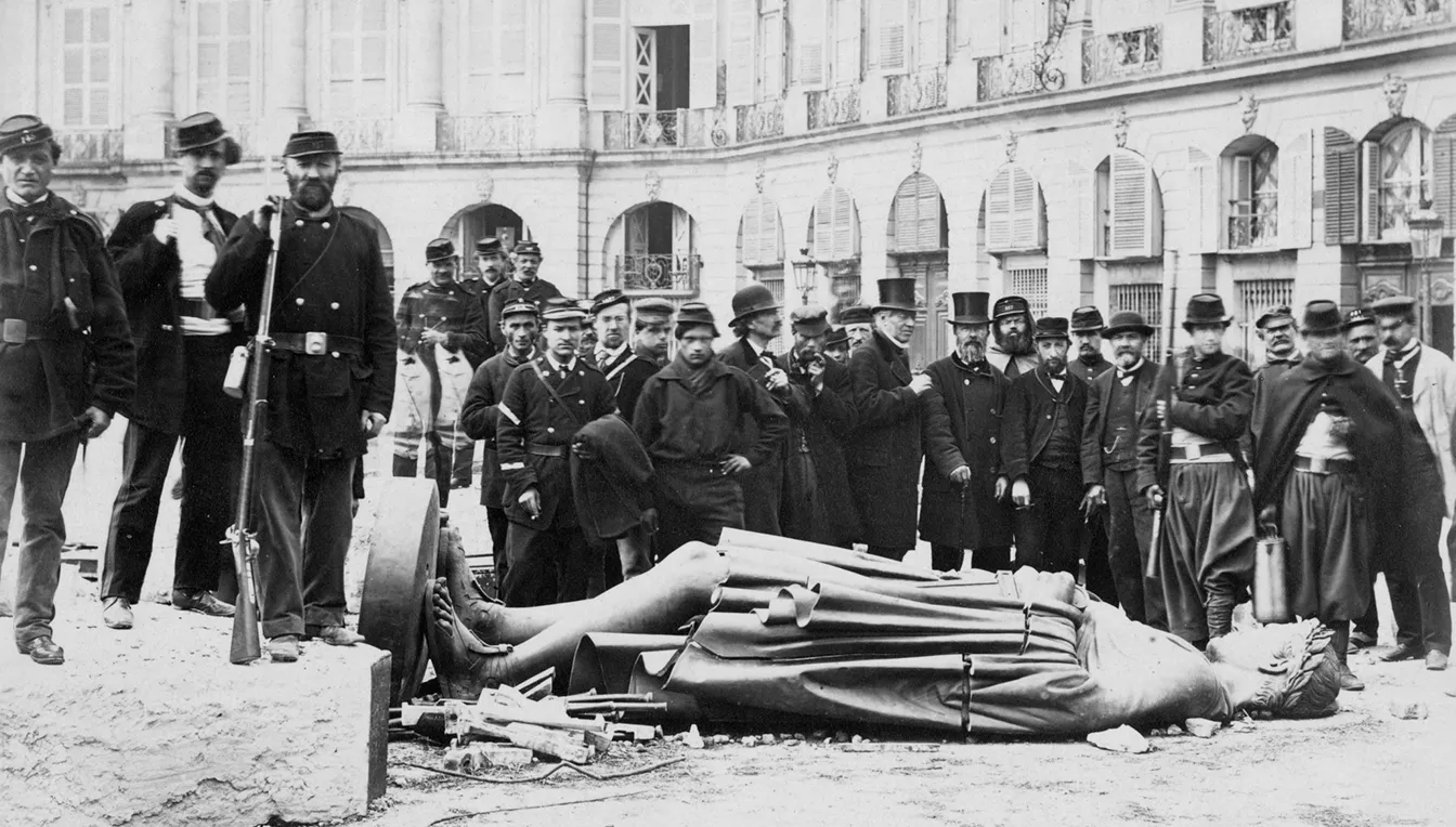 La insurrecció de la Comuna de París va tenir lloc l'any 1871