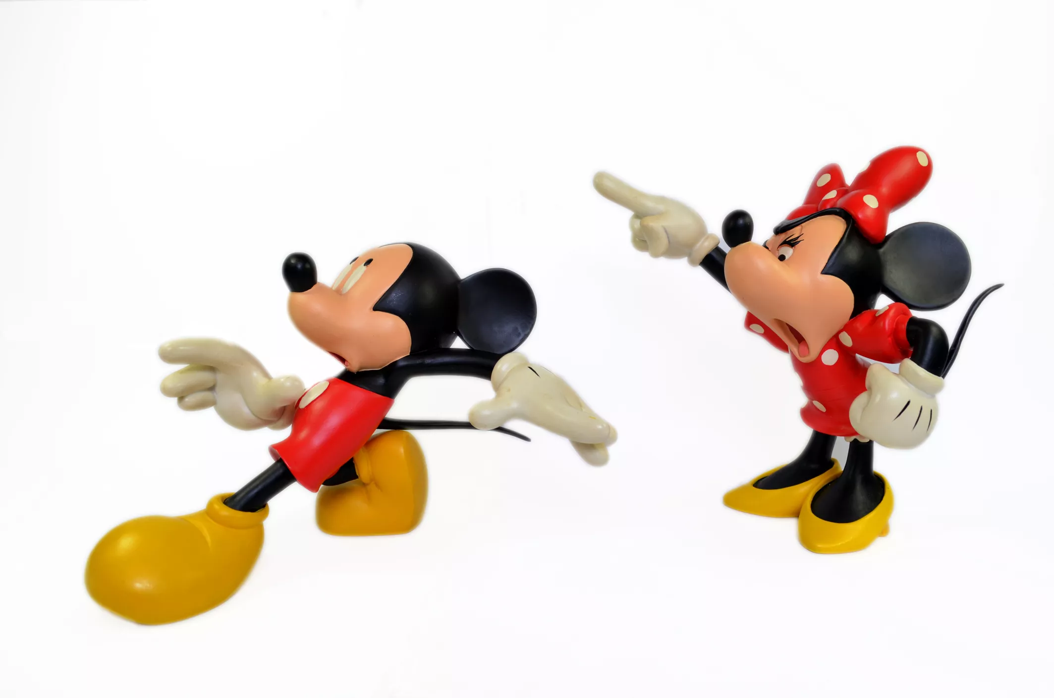 El primer fil aimat amb música va ser 'Steamboat Willie', de Walt Disney, on sona el tema tradicional nord-americà Turkey in the straw interpretat per Mickey i Minnie Mouse