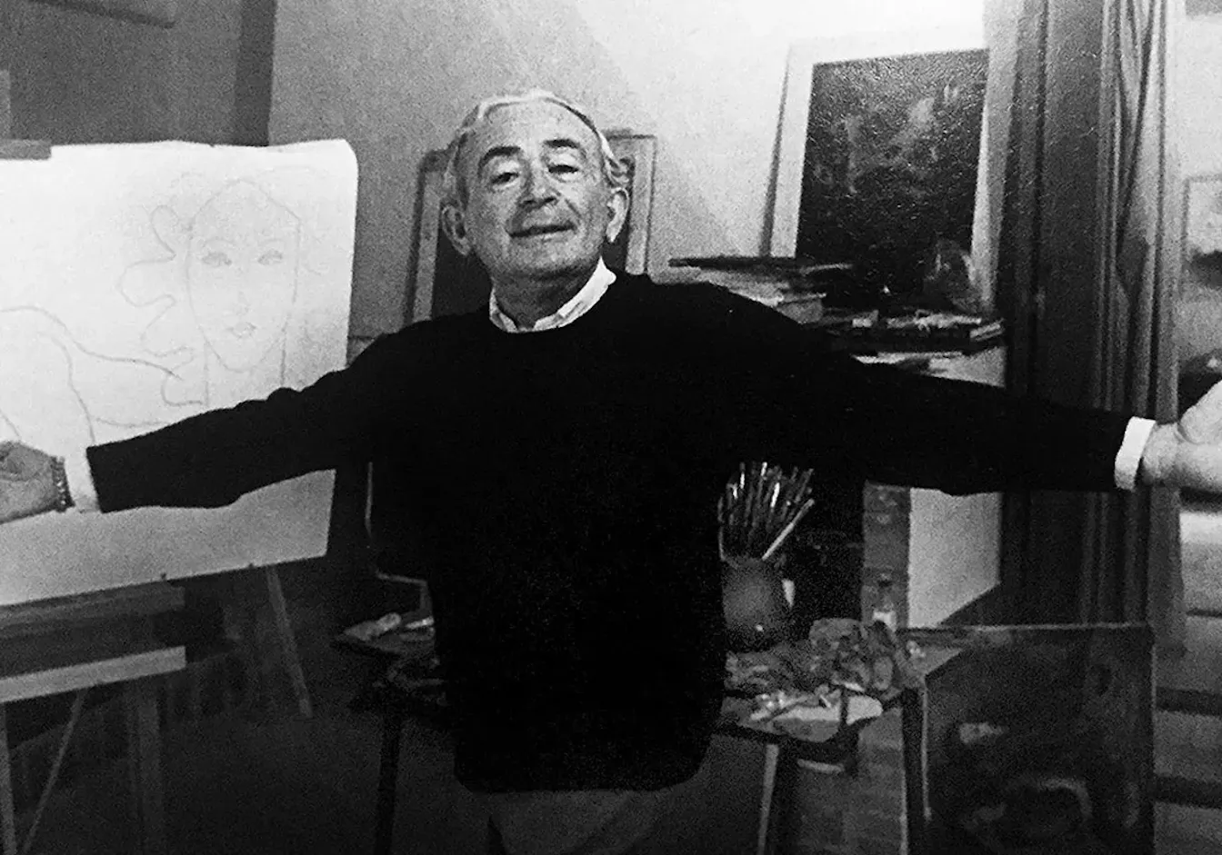 De Hory al seu estudi d’Eivissa, davant d’uns dibuixos fets “a la manera de” Matisse
