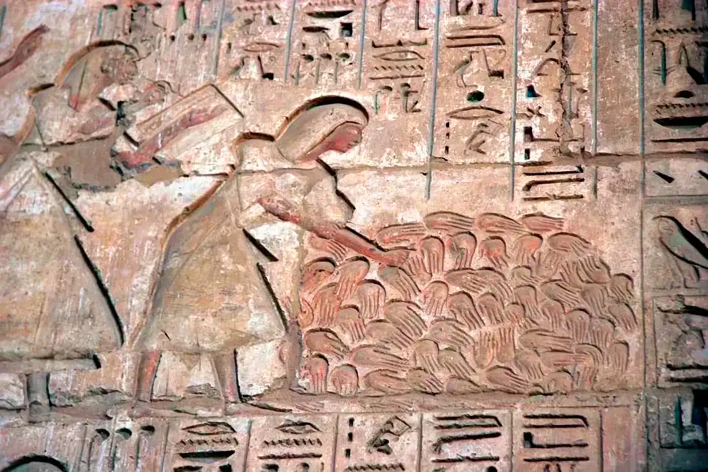 A Tjaru hi enviaven delinqüents condemnats per delictes contra el faraó o els déus que mutilaven com a càstig