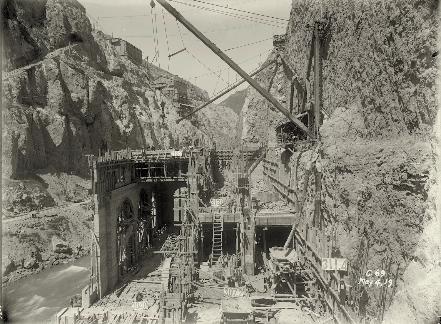 Construcció de la central de Camarasa, a la dècada del 1920