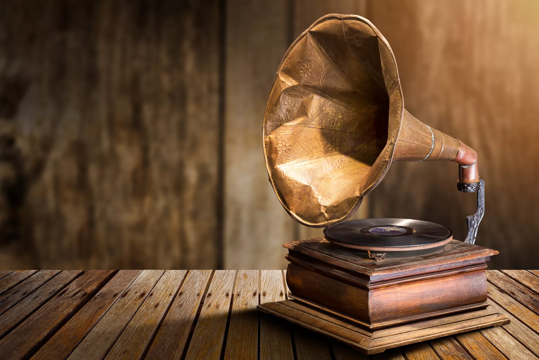 Tot i que Edison va anunciar la invenció del fonògraf, la proesa va ser de l’impressor francès Édouard-Léon Scott de Martinville