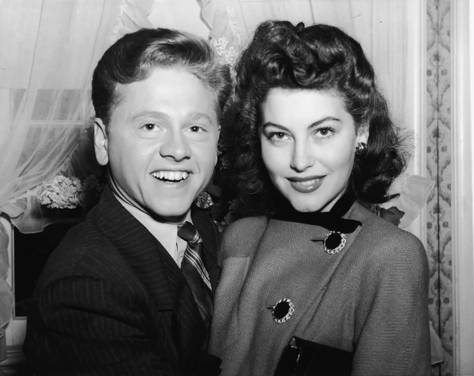 Mickey Rooney i Ava Gardner poc després de casar-se l'any 1942