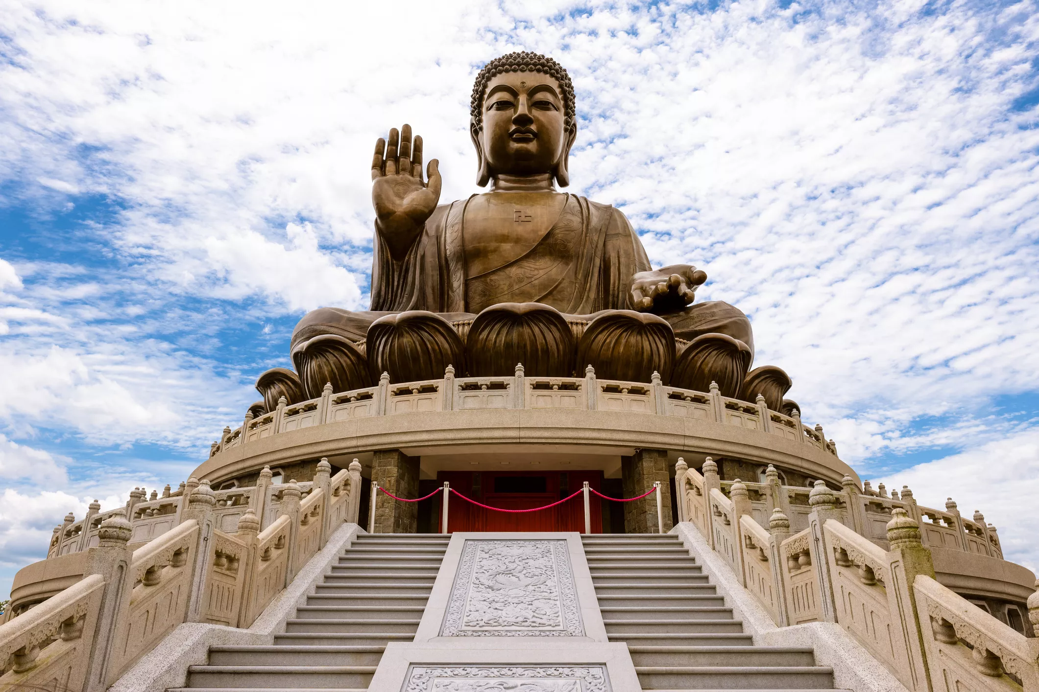 Evidències arqueològiques assenyalen que Buda va morir cap al 400 aC. La seva mort i la seva il·luminació són els dos episodis de la seva vida que apareixen amb més freqüència en els textos canònics budistes