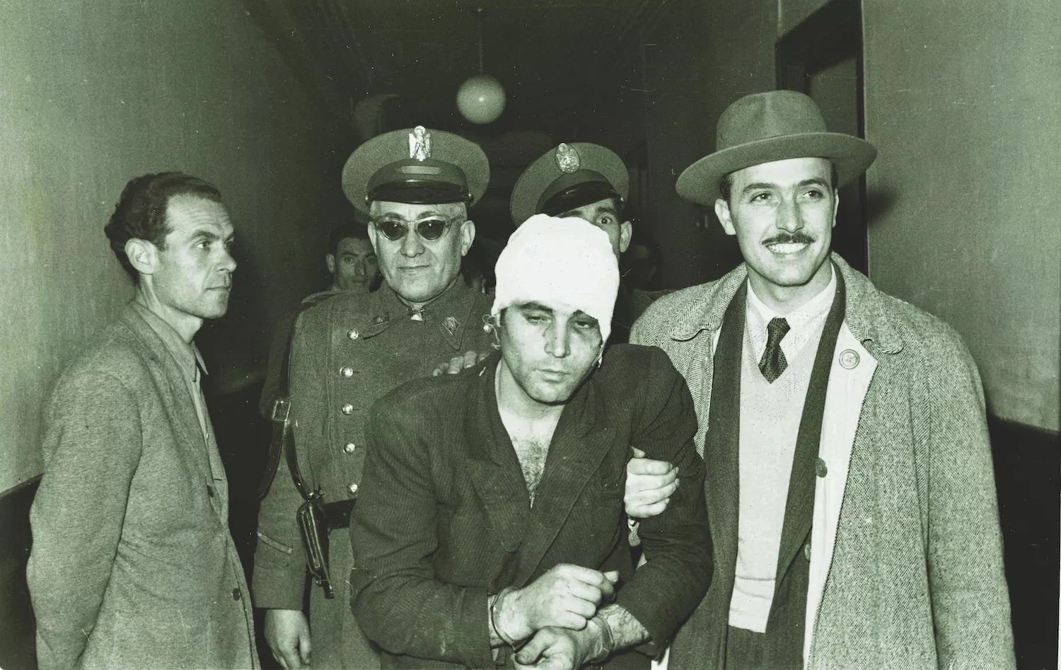 L’atracador Enrique Sánchez Roldán, ‘el Mula’ va ser detingut per la policia després de matar un agent i un taxista el 17 de febrer del 1954