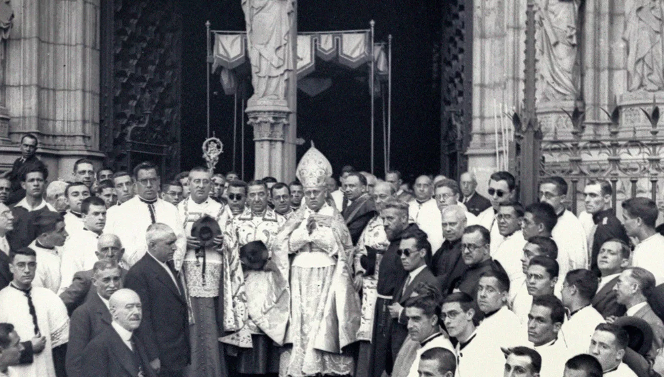 El 13 de març del 1930 Manuel Irurita va ser investit nou bisbe de Barcelona, d’acord amb la voluntat del govern de Primo de Rivera