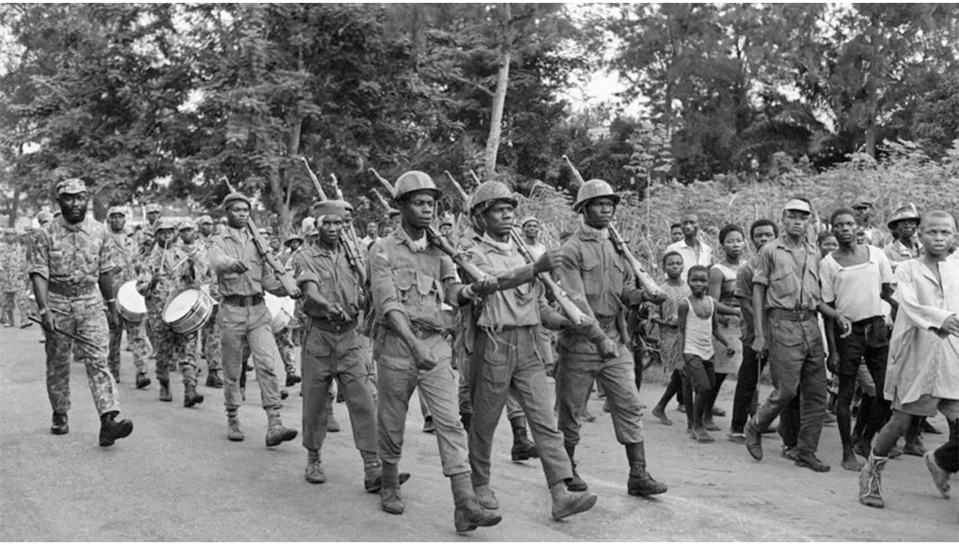 Soldats durant la guerra civil de Nigèria