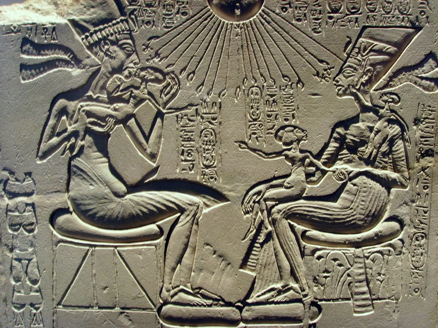 Akhenaton, Nefertiti i les seves filles