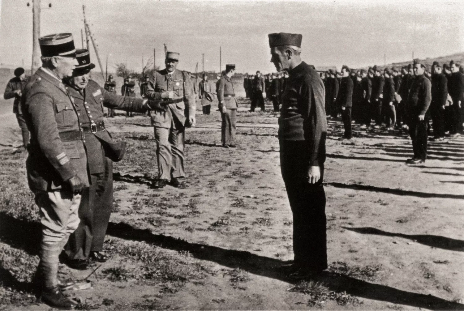 Els exiliats catalans van servir a la resistència francesa. A la dreta, el capità Carles Ordeig, que va servir a la Resistència francesa