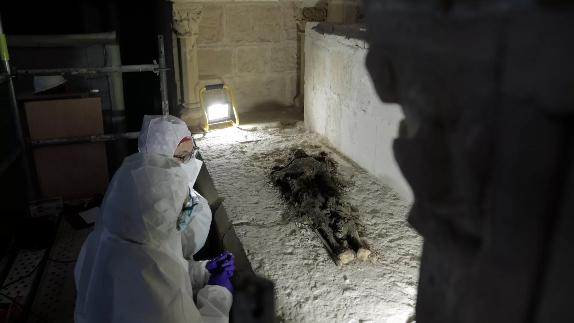 Restes del conjunt funerari localitzat durant les obres de restauració del Reial Monestir de Santes Creus