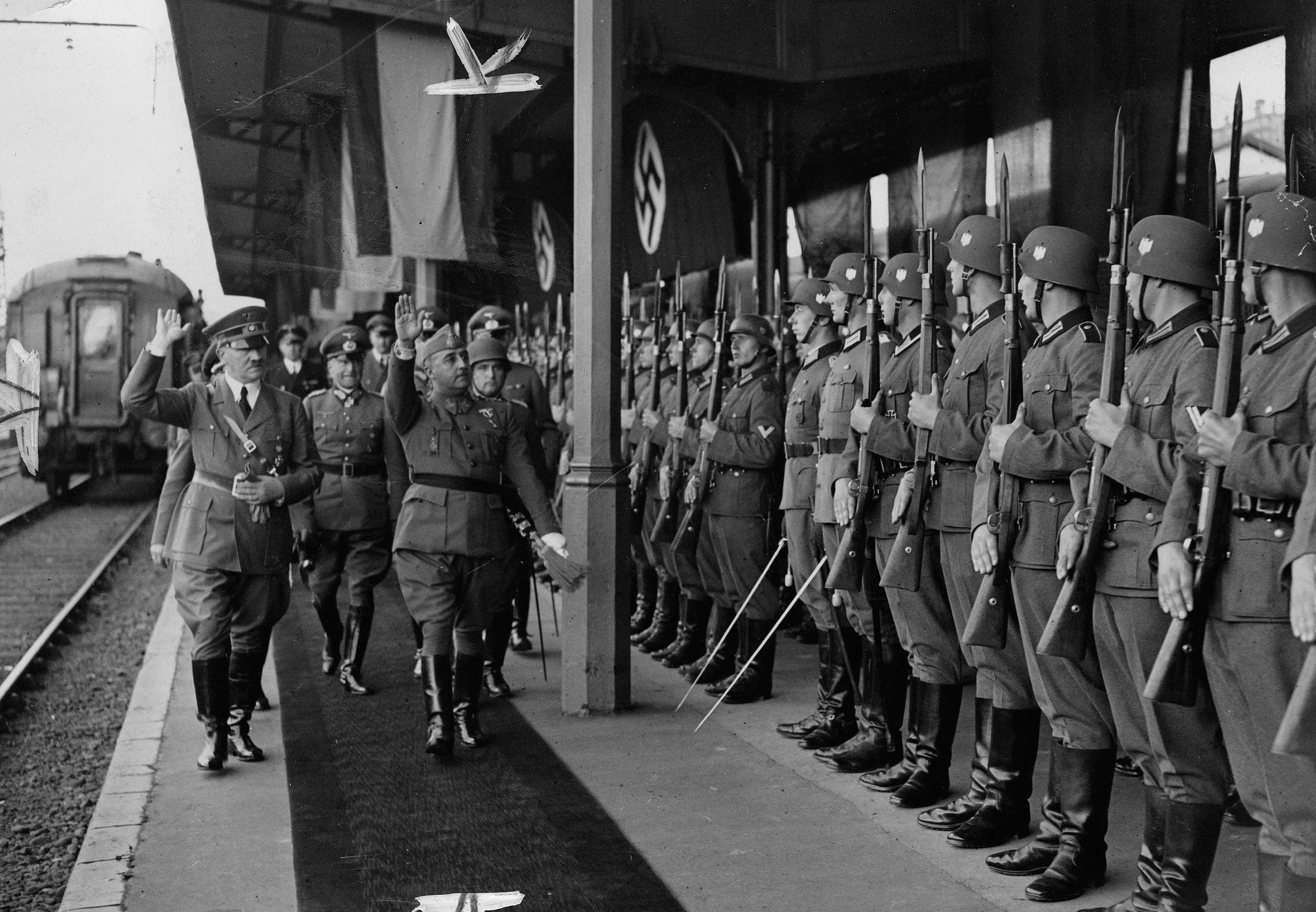Els acords i la col·laboració entre el règim de Franco i Hitler van visualitzar-se en la històrica trobada d’Hendaia, al País Basc del nord