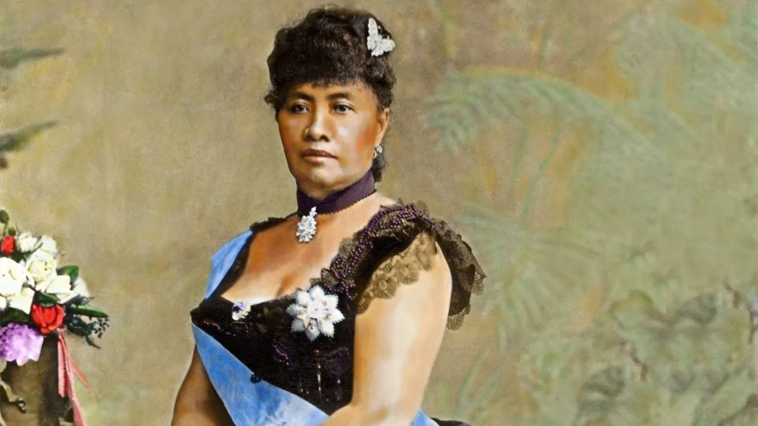 El 1892, Lili'uokalani promulgà una nova Constitució per tal de restablir els drets arrabassats durant el regnat del seu germà i antecessor Kalakaua