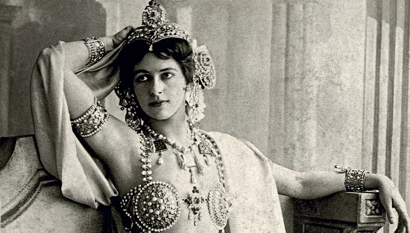 Mata Hari el 1906, poc després de reinventar se com a ballarina exòtica