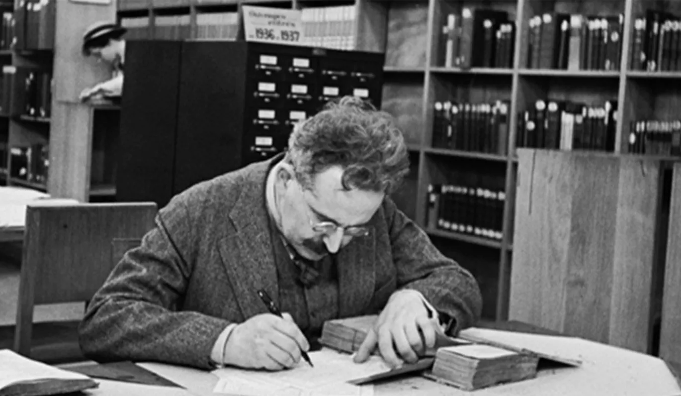 Walter Benjamin a la biblioteca nacional de Frankfurt