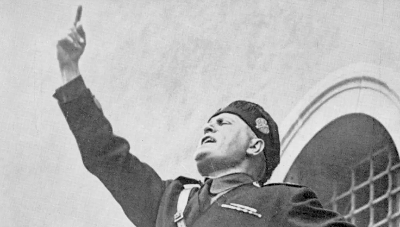 Quan Mussolini va fer se amb el poder, els seus somnis imperials l'induïren a concebre la Meditarrània com un gran llac italià