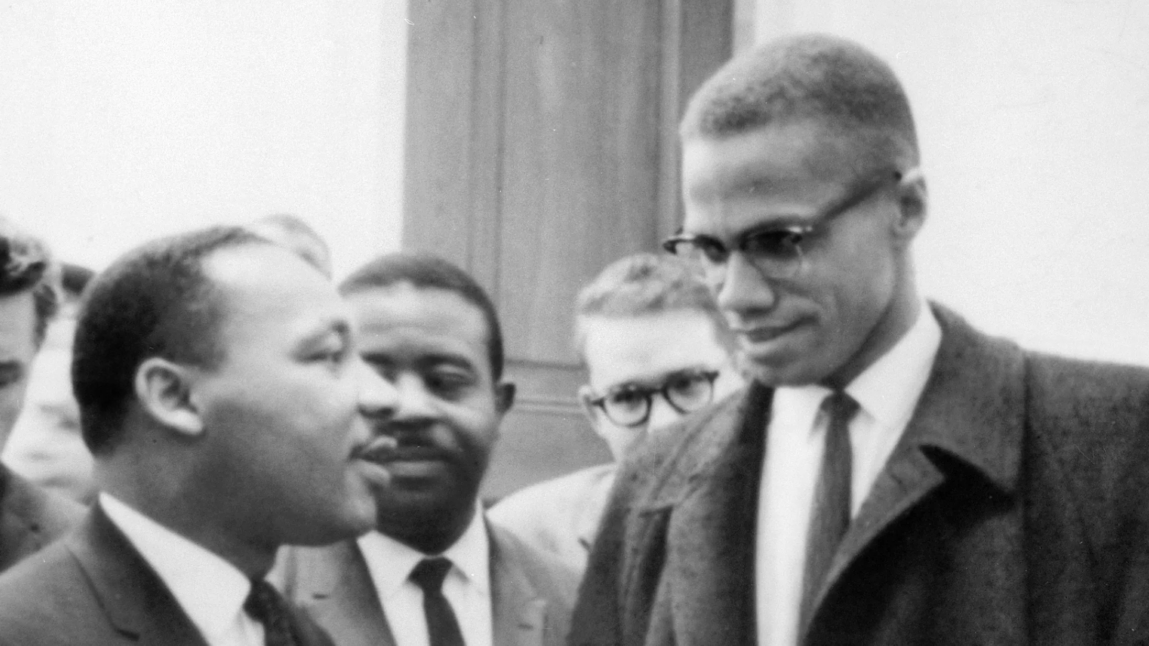 Martin Luther King i Malcolm X abans d'una conferència de premsa el 26 de març de 1964