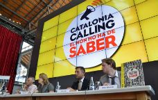 Presentació d''El món ho ha de saber' al Born Centre Cultural