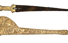 Espasa i beina d'or