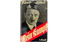 Portada del llibre 'Mein Kampf' de Hitler