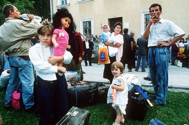 Refugiats arriben a Travnik, a la Bòsnia central, durant les guerres Iugoslaves, el 1993