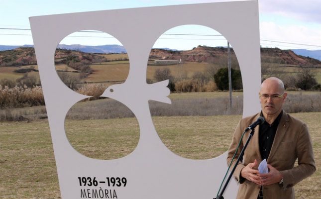 El conseller d'Afers Exteriors, Raül Romeva, en la presentació de fosses a Figuerola d'Orcau (Pallars Jussà) -  Generalitat